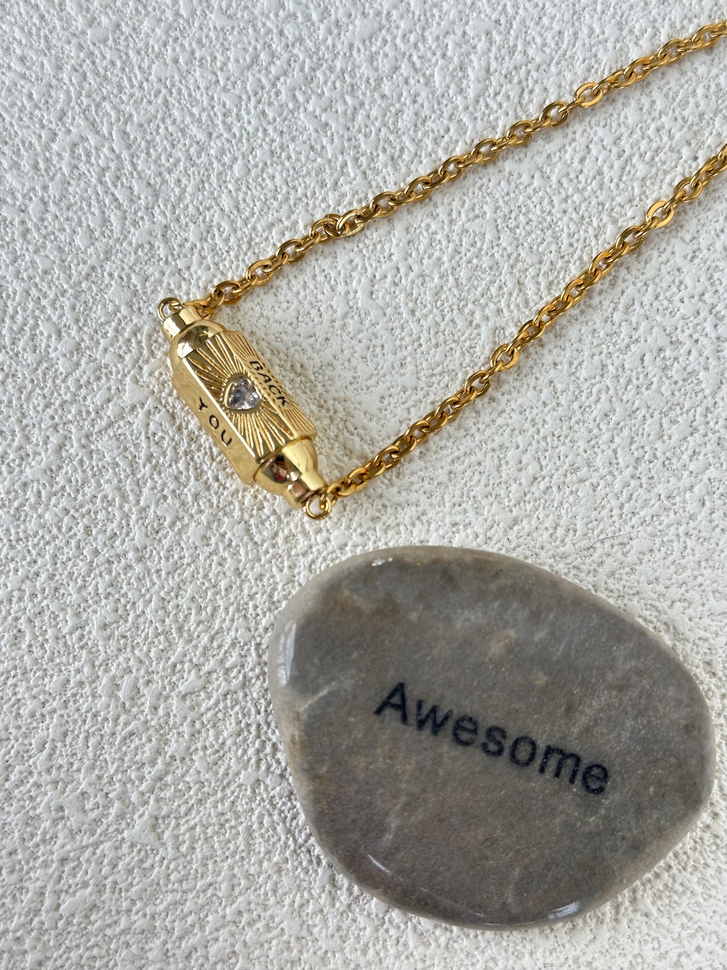 Three-dimensional design metal necklace