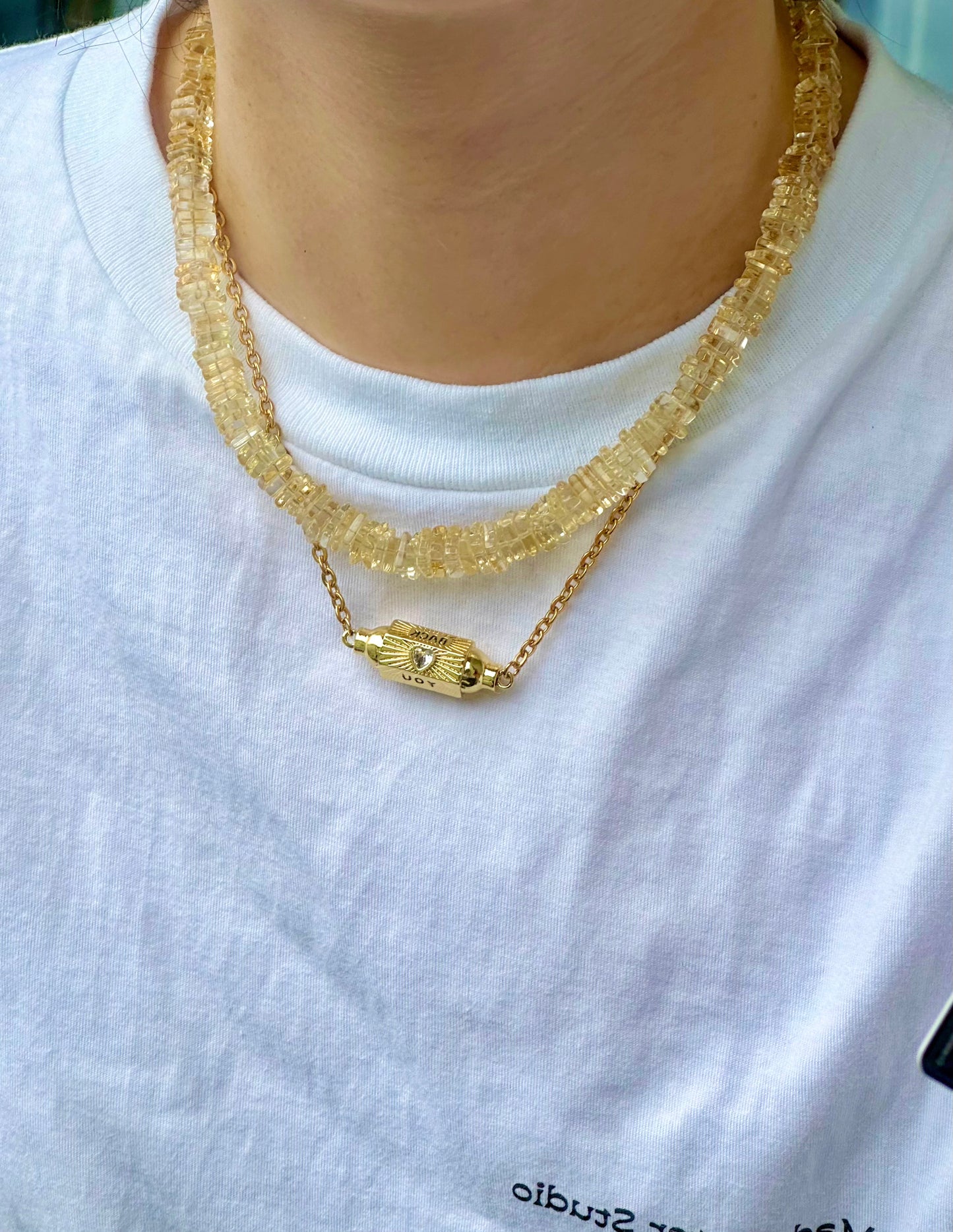 Three-dimensional design metal necklace