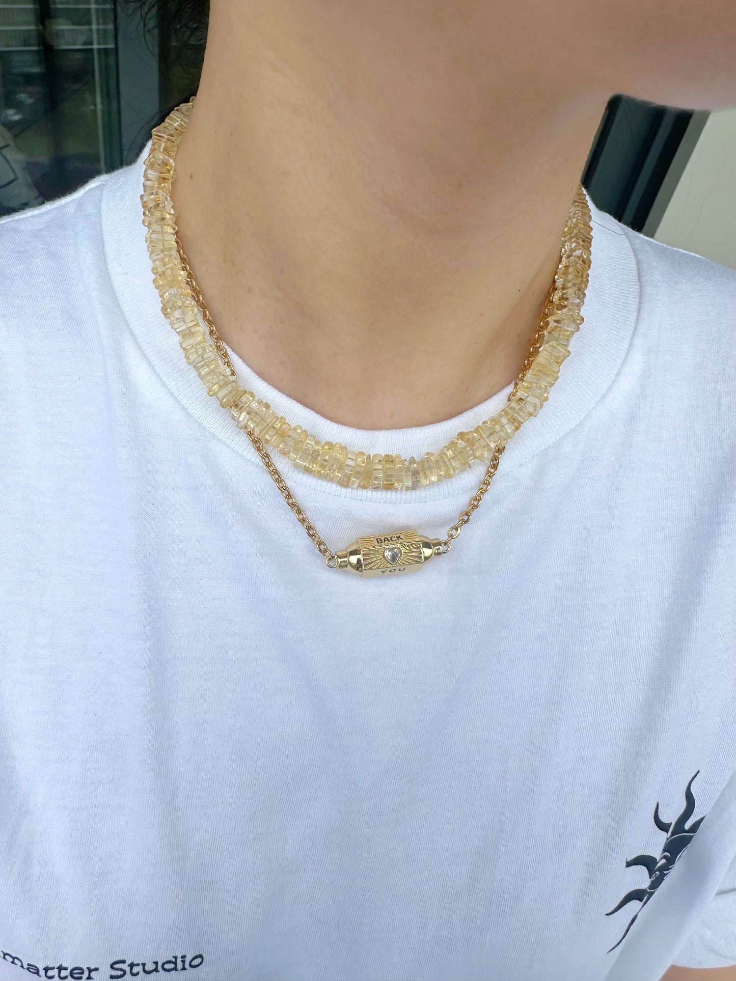 Three-dimensional design metal necklace