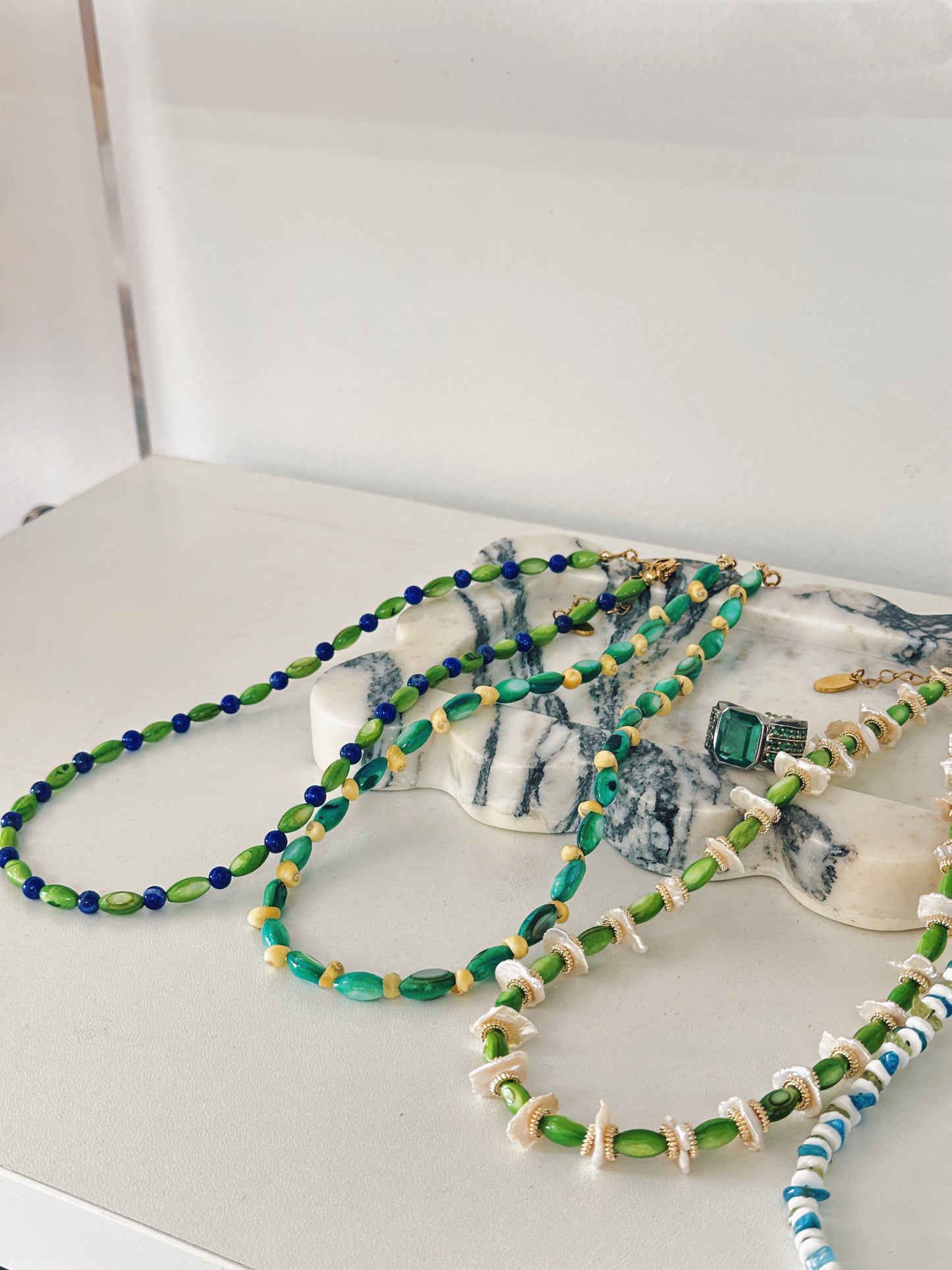 iLMondo|Handmade Lapis Lazuli and Shell Necklace