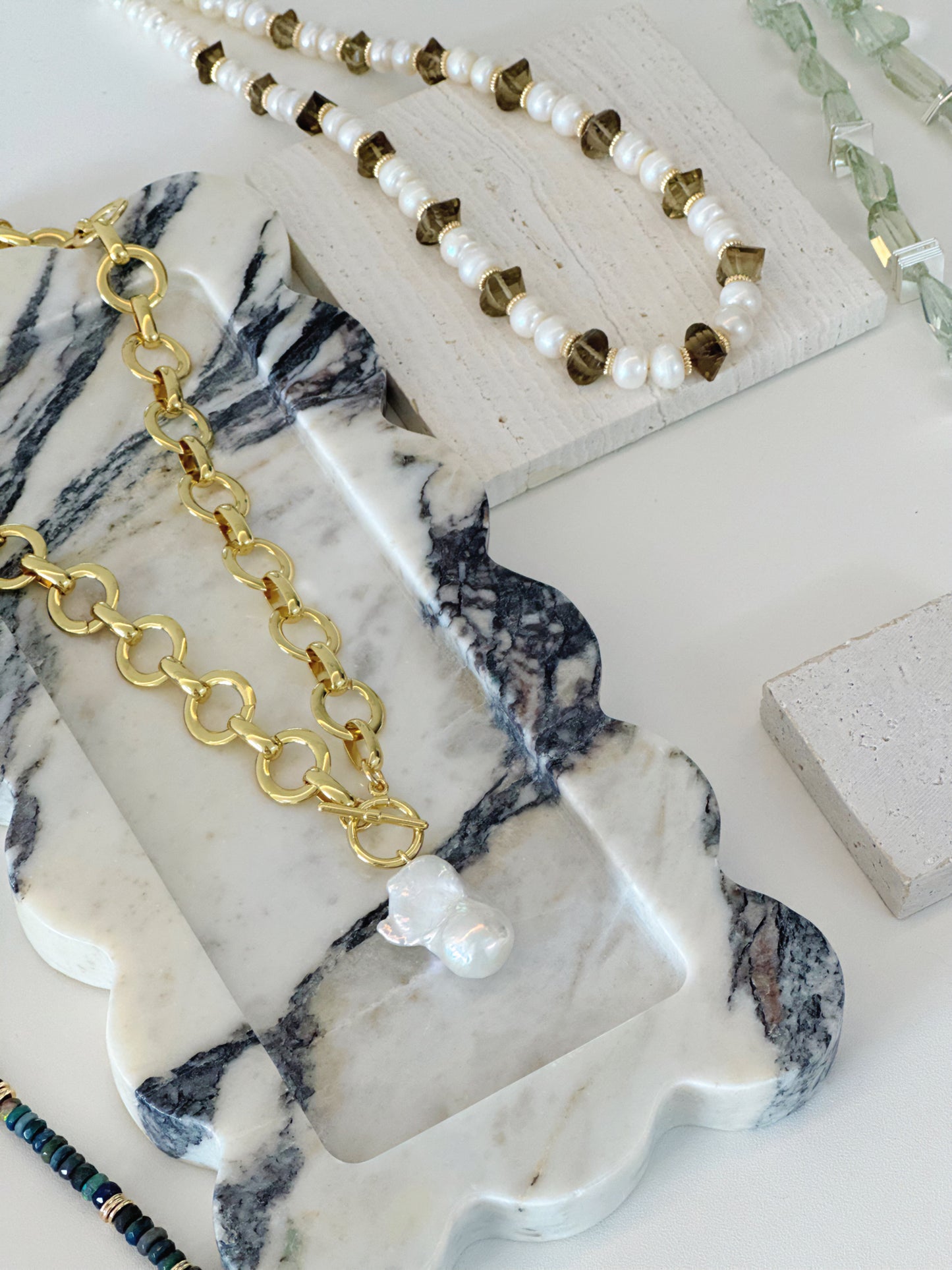 Minimalist solid metal necklace with Baroque design