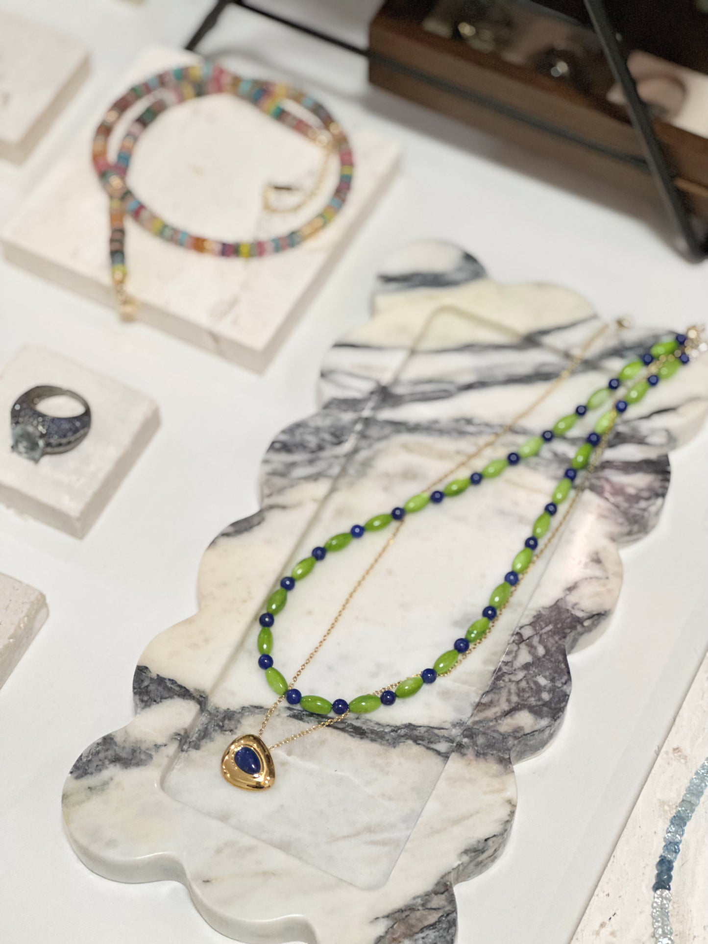 iLMondo|Handmade Lapis Lazuli and Shell Necklace